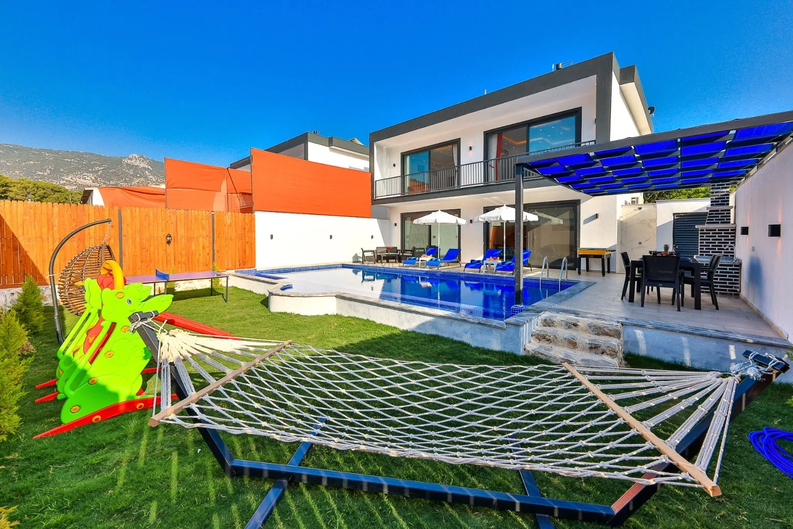 Villa White Castle