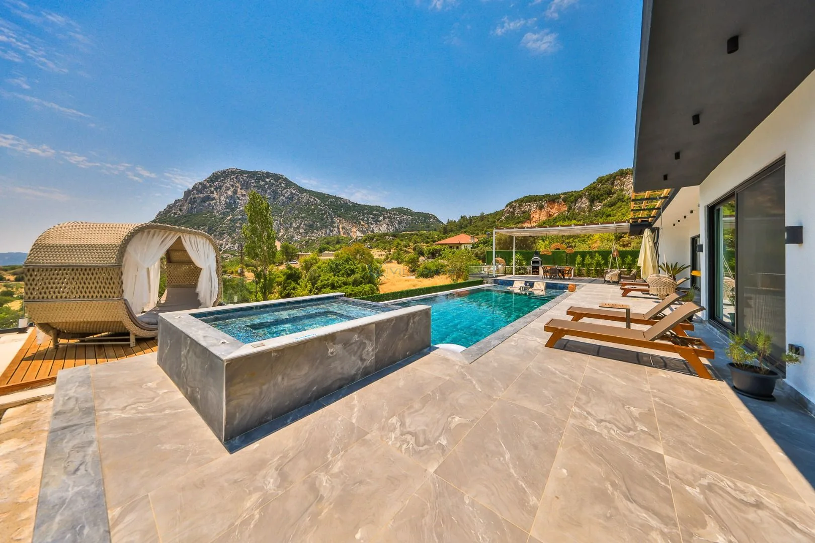 Villa Free