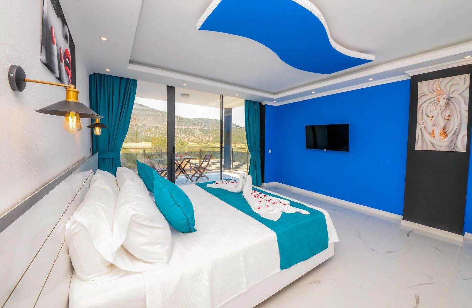 Villa Black Rose
