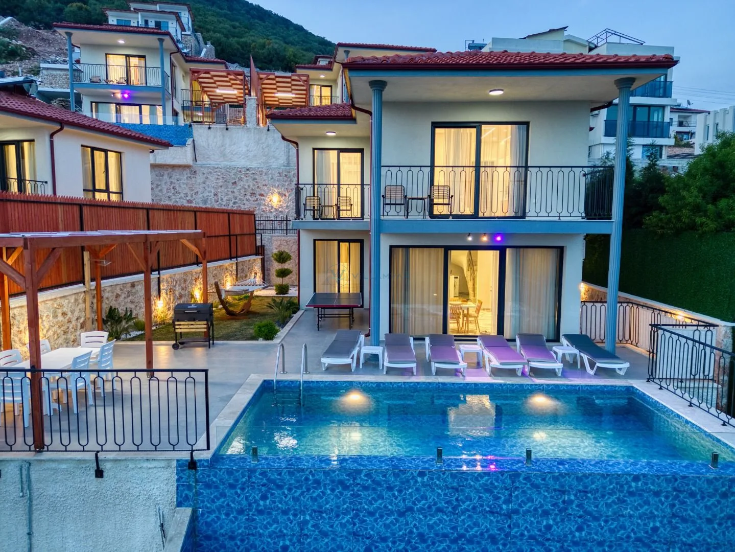 Villa Stranger 3