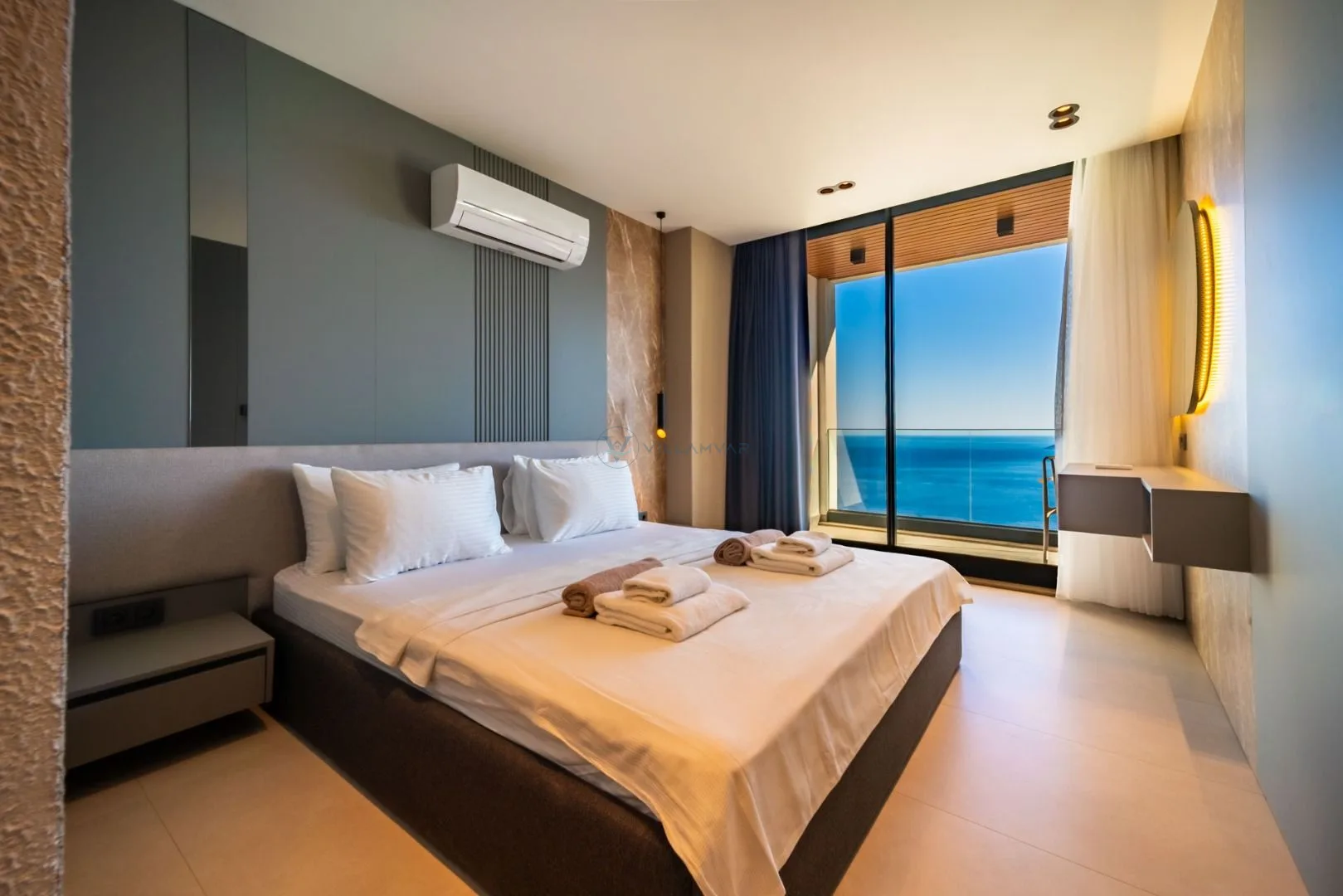 Villa Aura D
