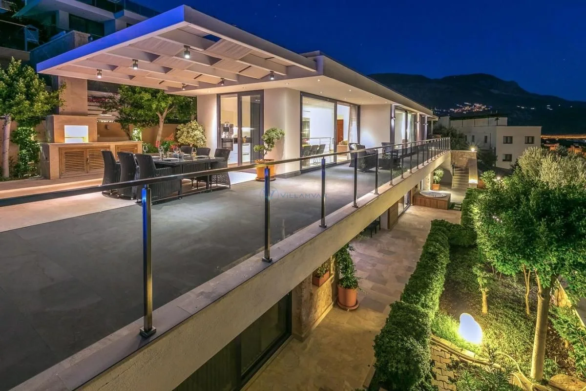 Azure Luxury Villas