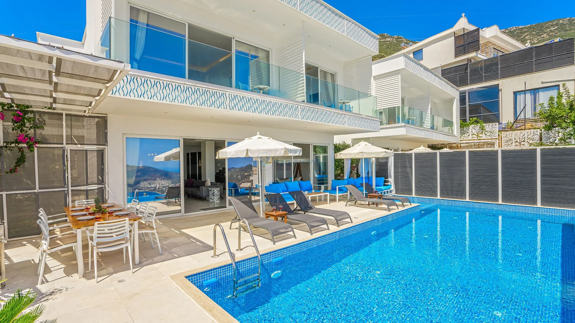 Villa Merit Crystal