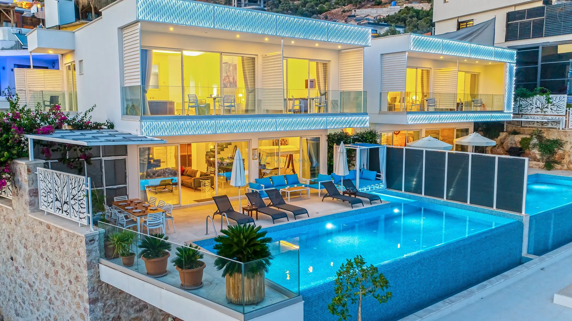 Villa Merit Crystal