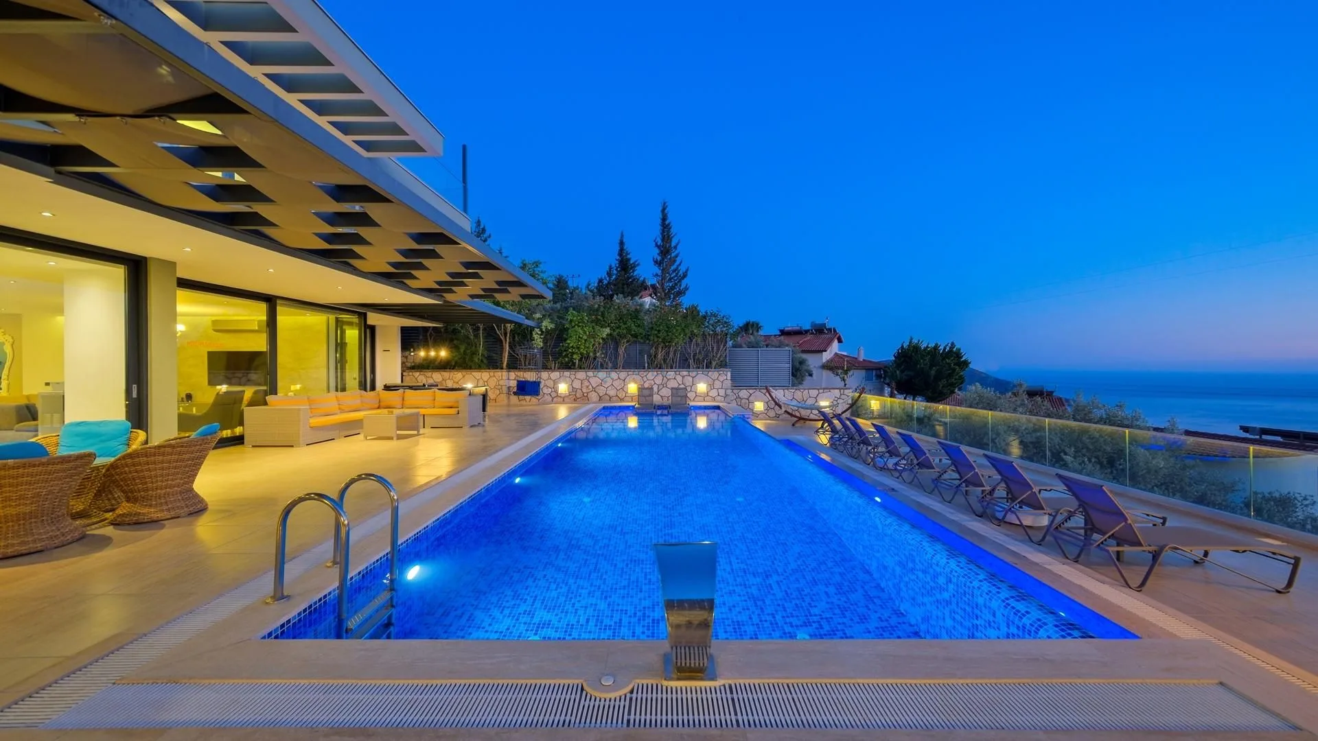Villa Topic