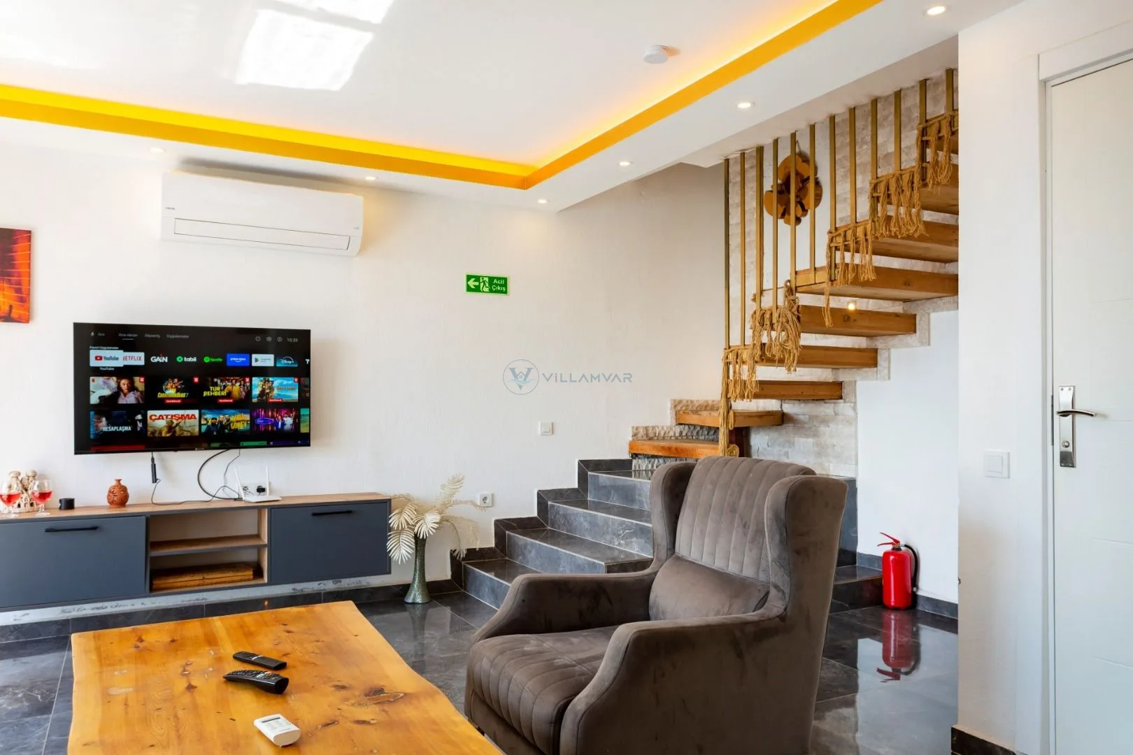 Villa Gold Moon