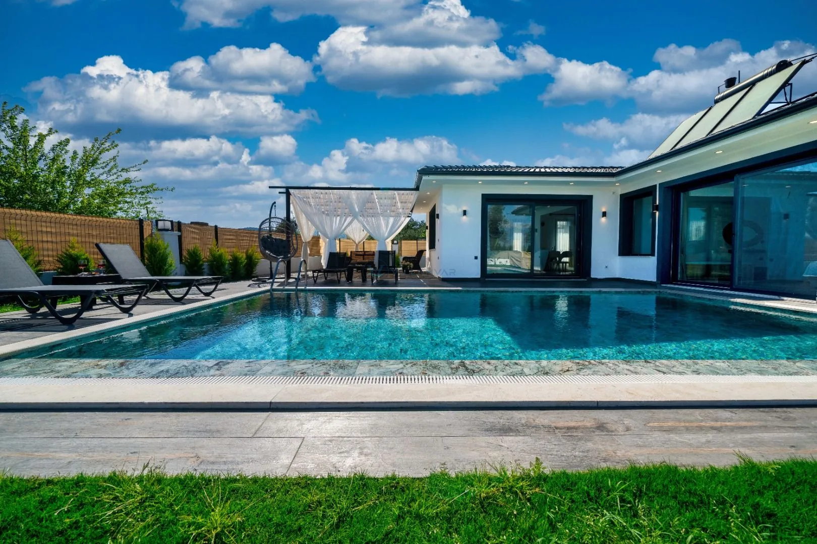 Villa Present