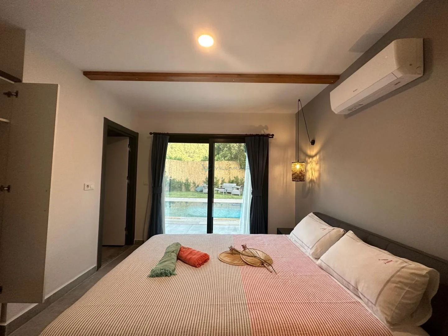Villa Timbered Duo