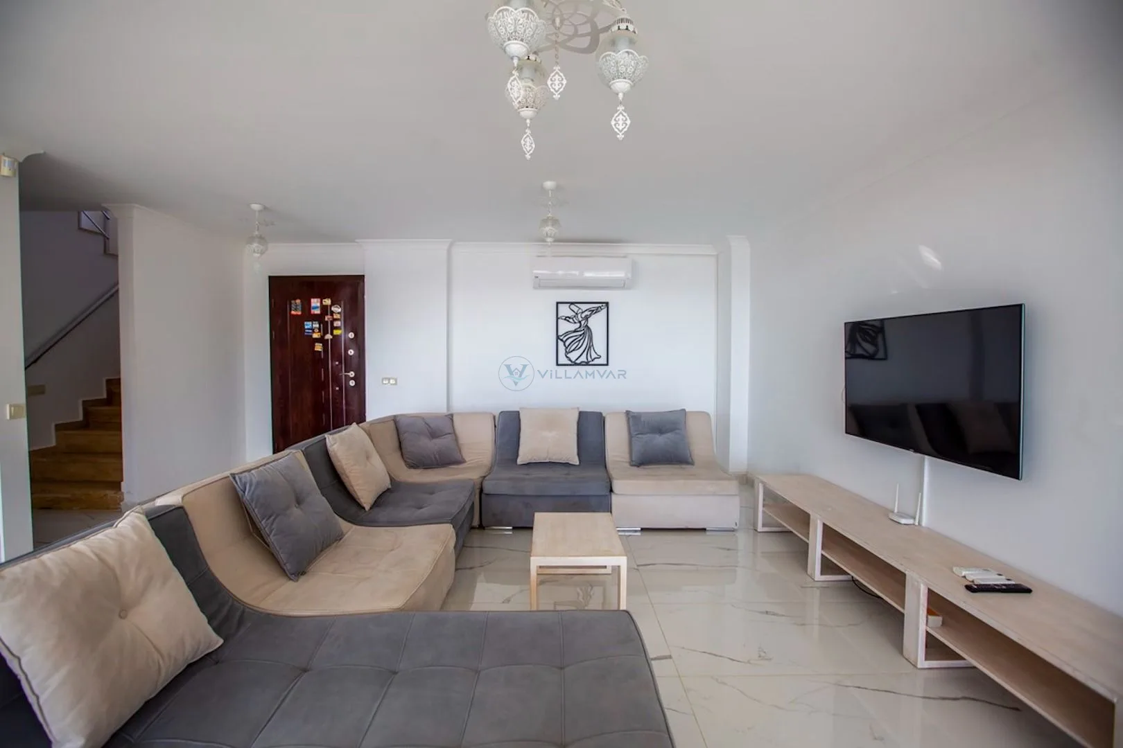 Villa Roannes 1