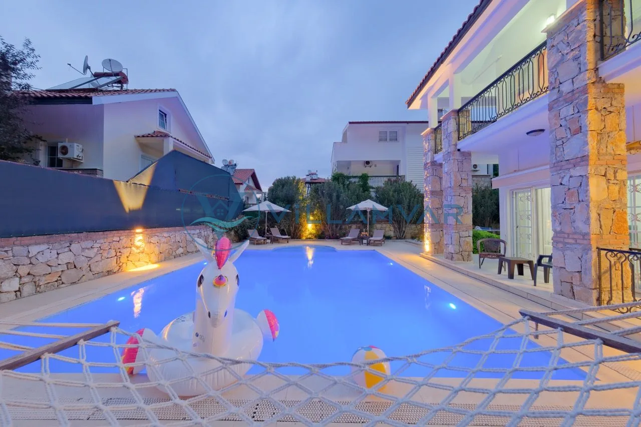 Villa Gün Rengi