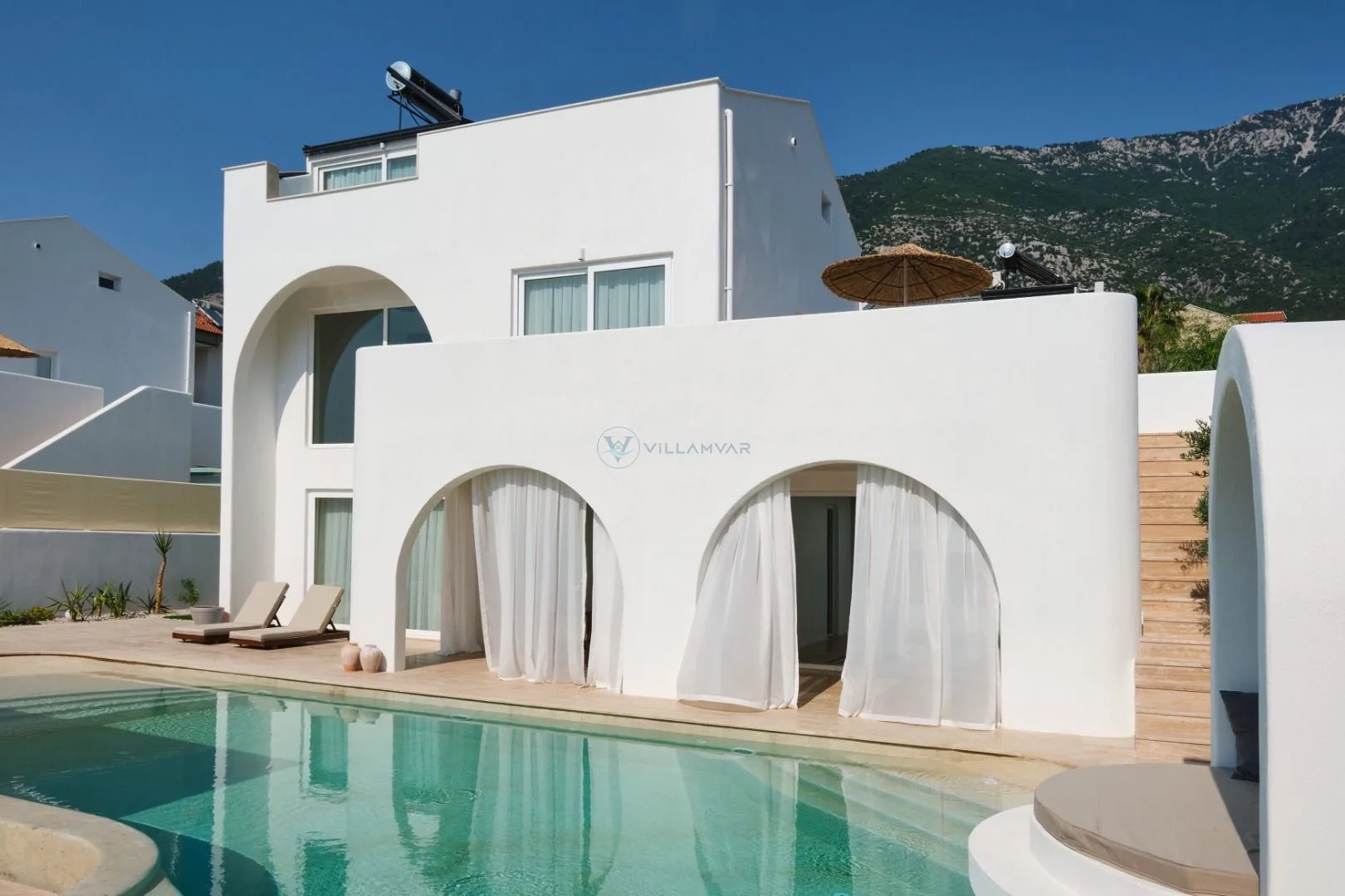 Villa Neonix