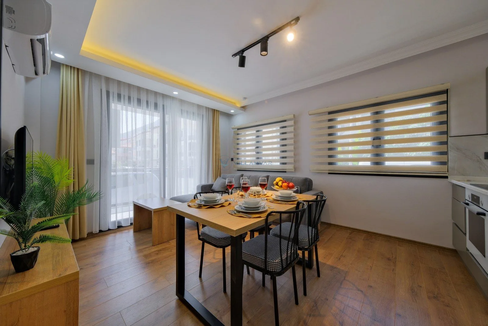Light Suite Apart 1