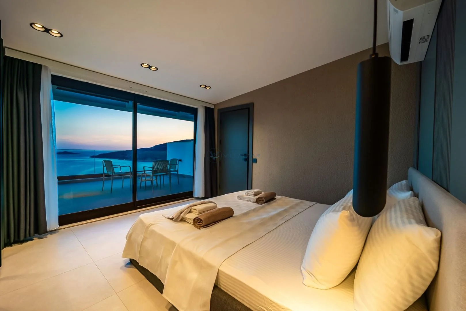 Villa Aura C