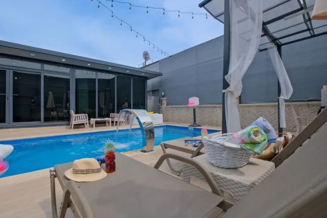 Crystal De-Luxe Villa