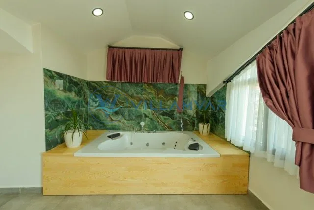 Villa Fullmoon