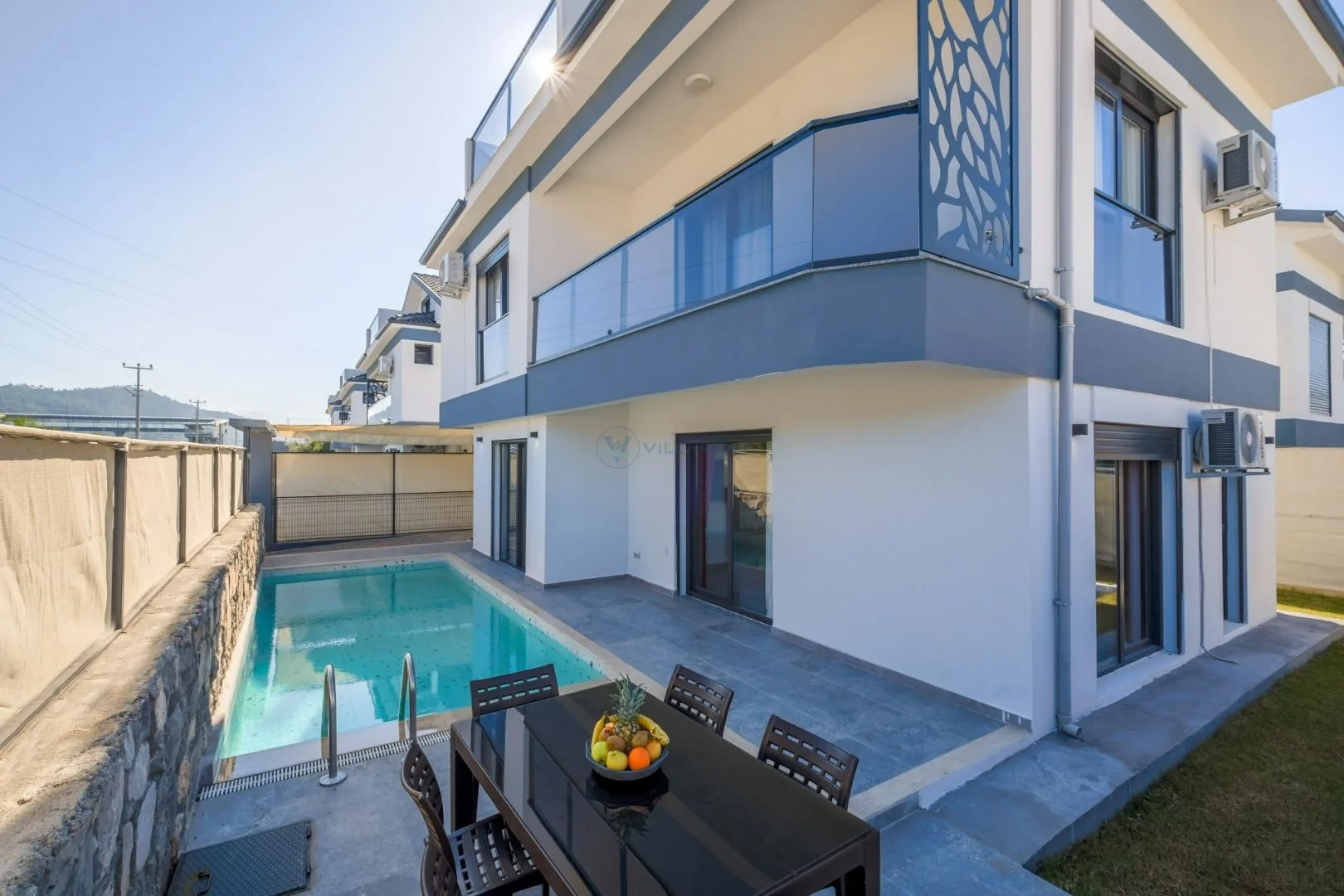 Villa Maske Duo