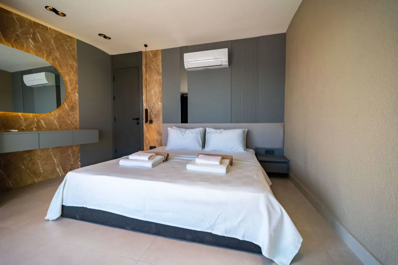 Villa Aura D