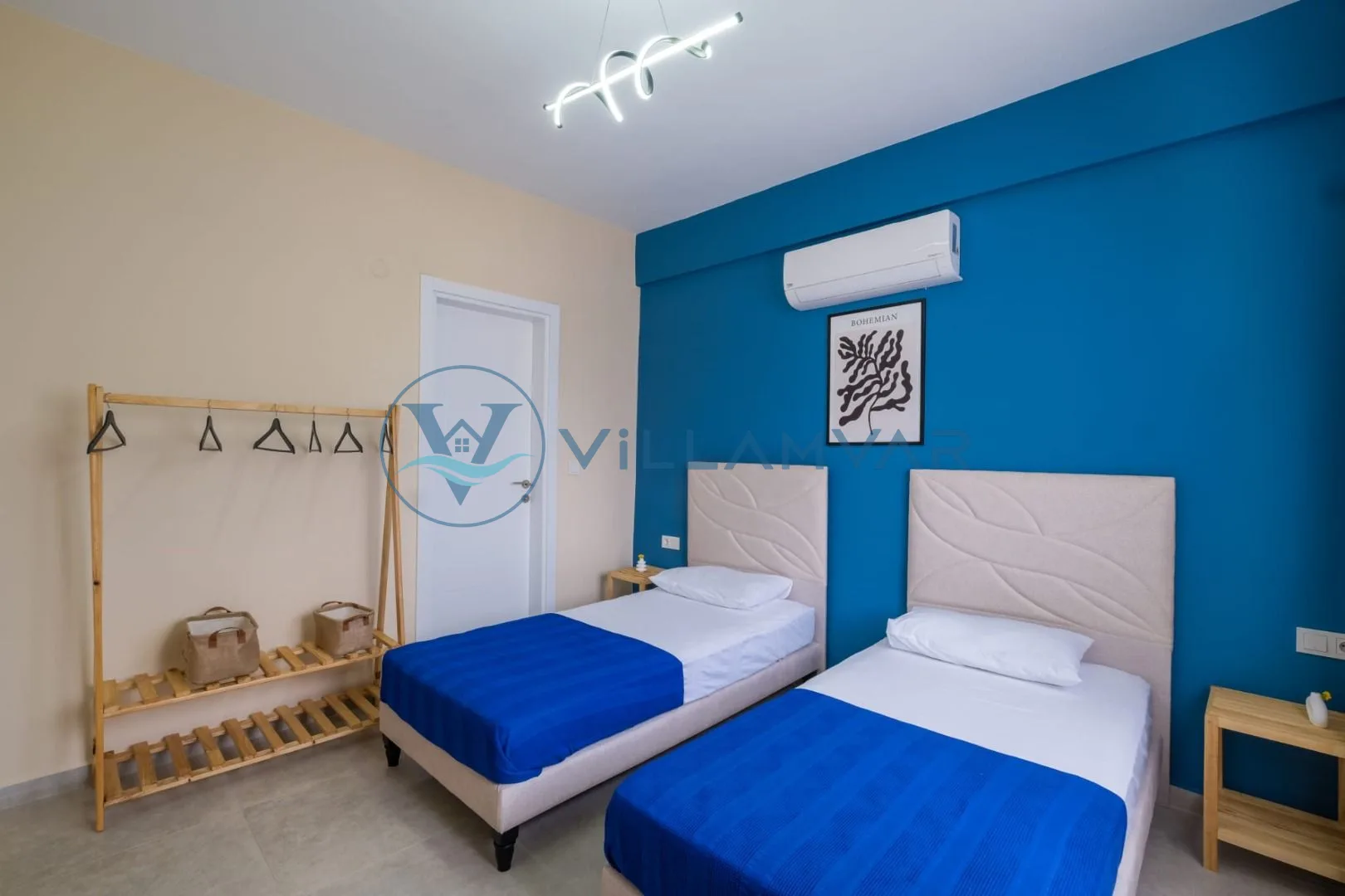 Villa Sol LA