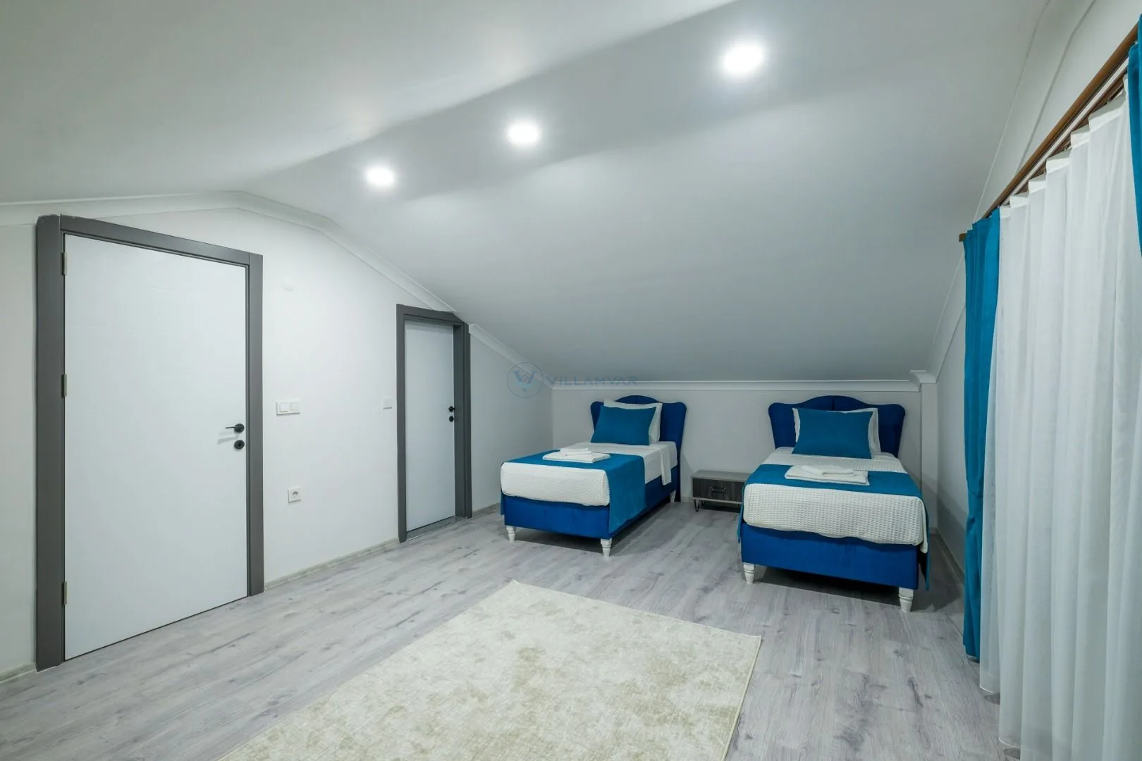 Villa Maske Duo