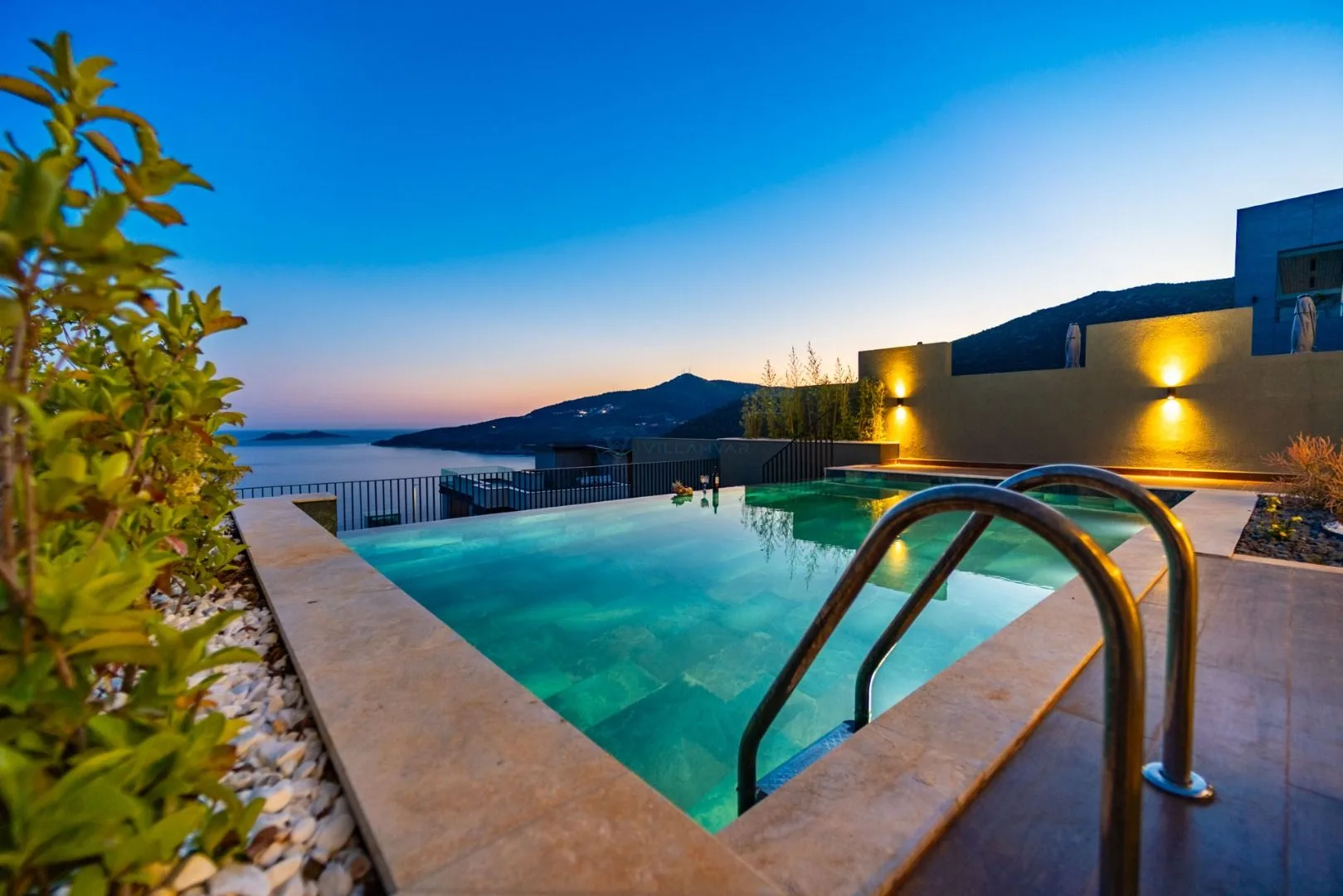 Villa Aura D