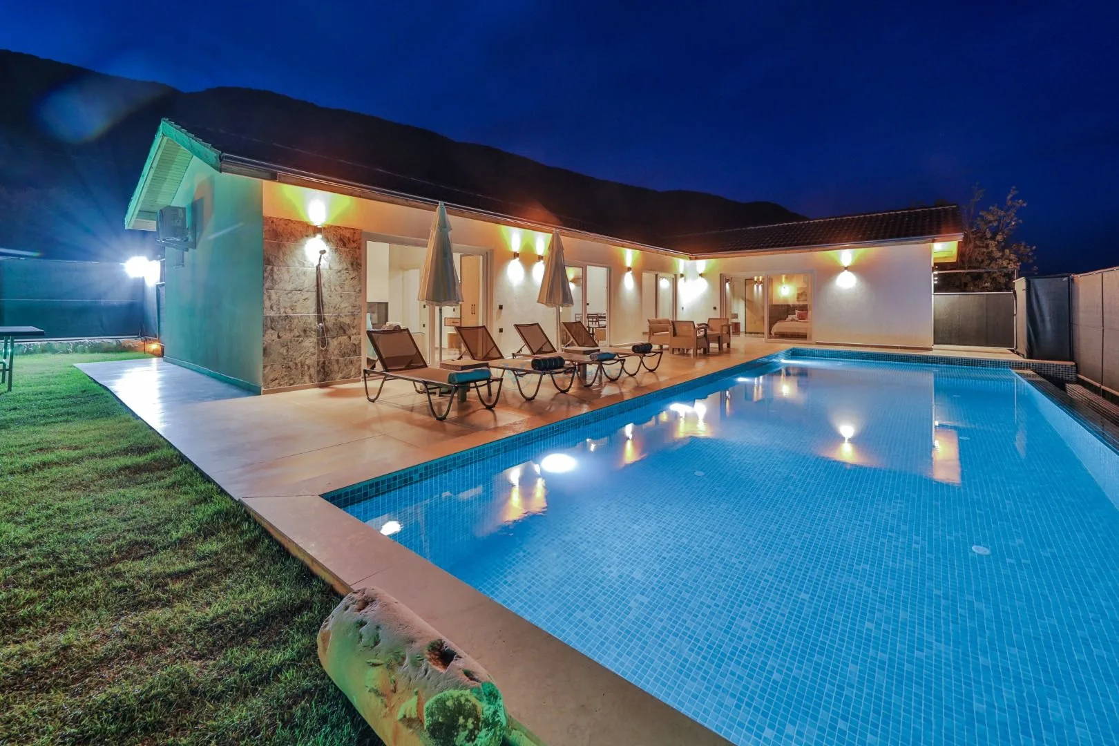 Villa Tawny