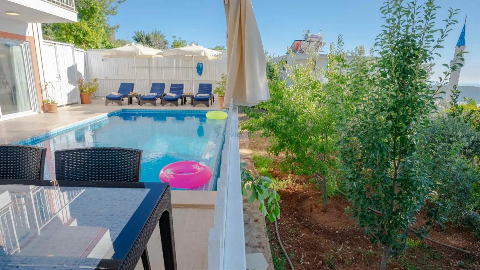 Villa Uzaktaki Şehir