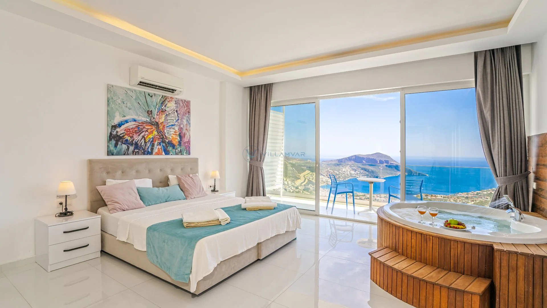 Villa Merit Crystal