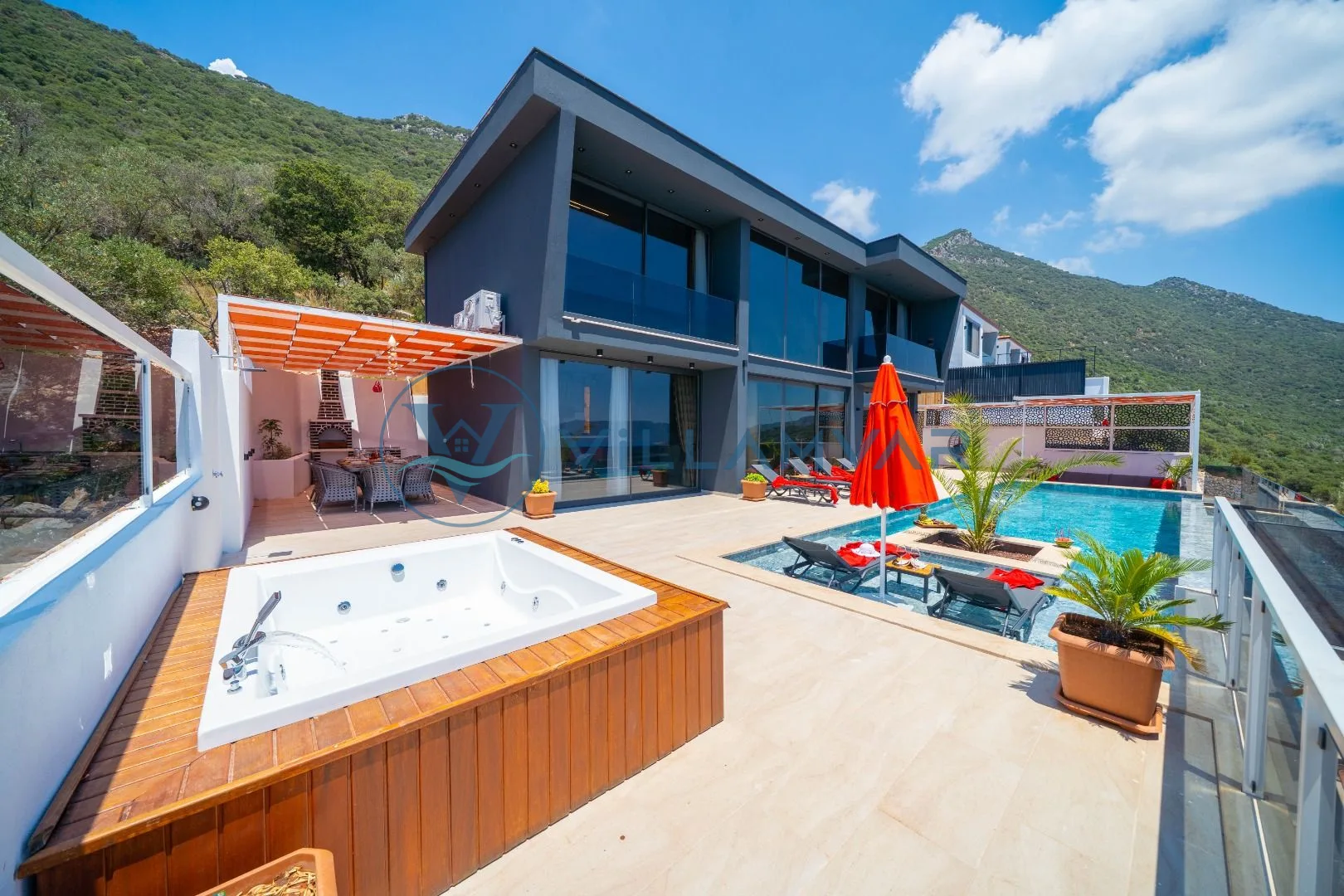 Villa Black Dark