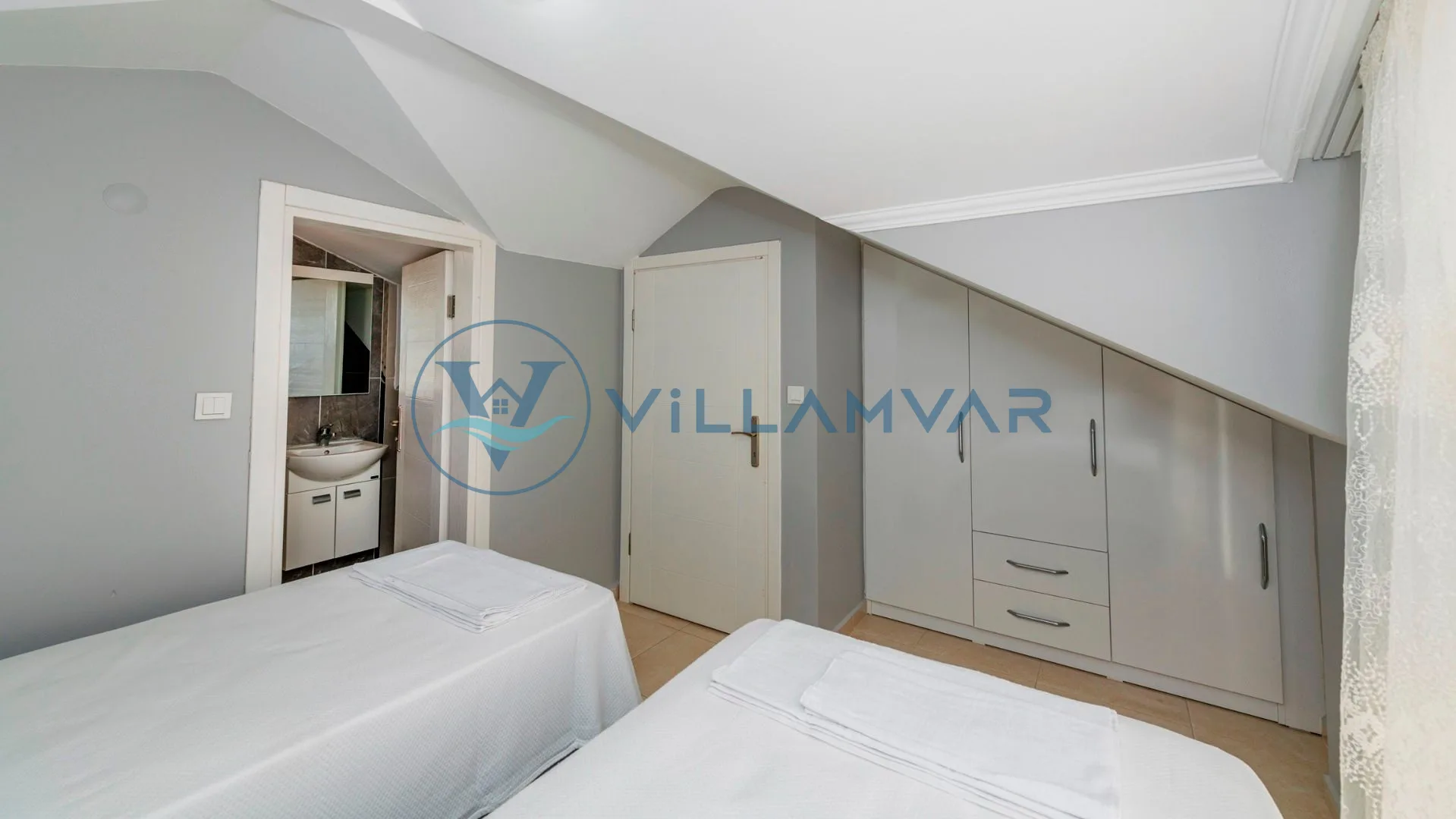 Villa Blur