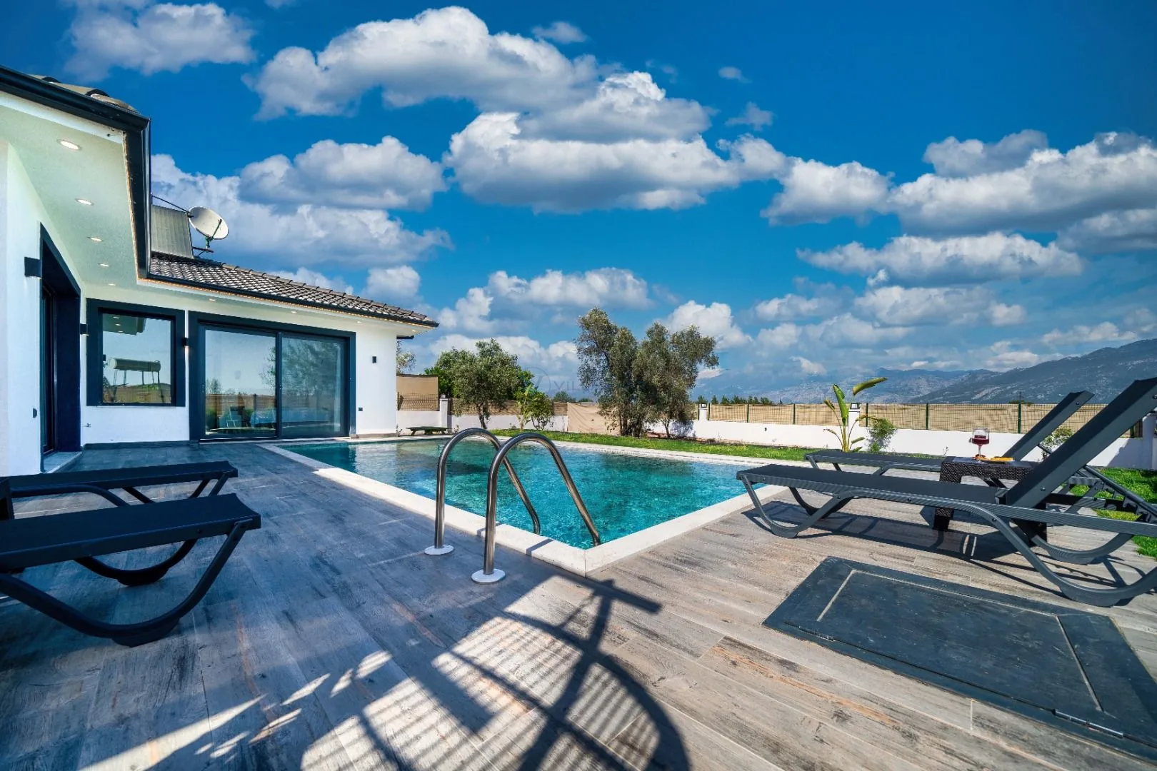 Villa Present