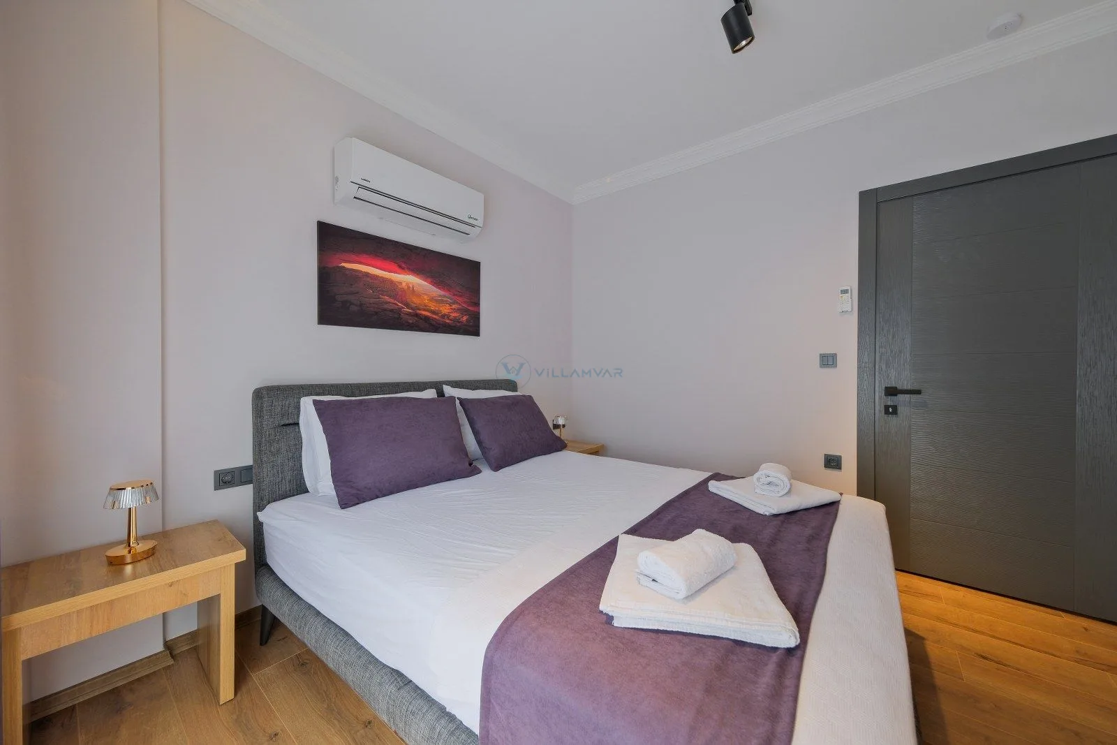 Light Suite Apart 1
