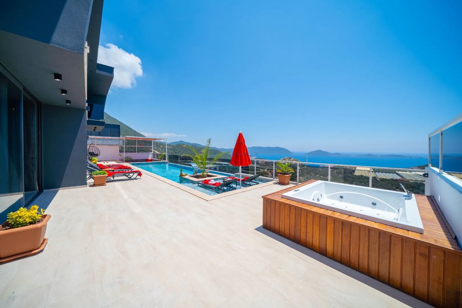 Villa Black Dark