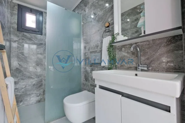 Crystal De-Luxe Villa