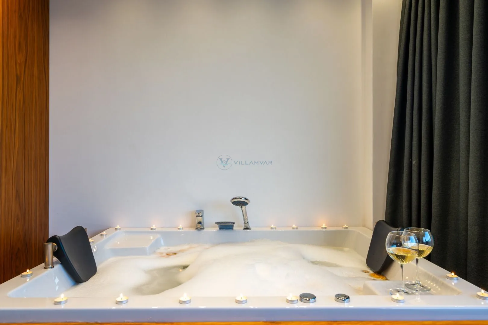 Villa Elit 3 Soldaki