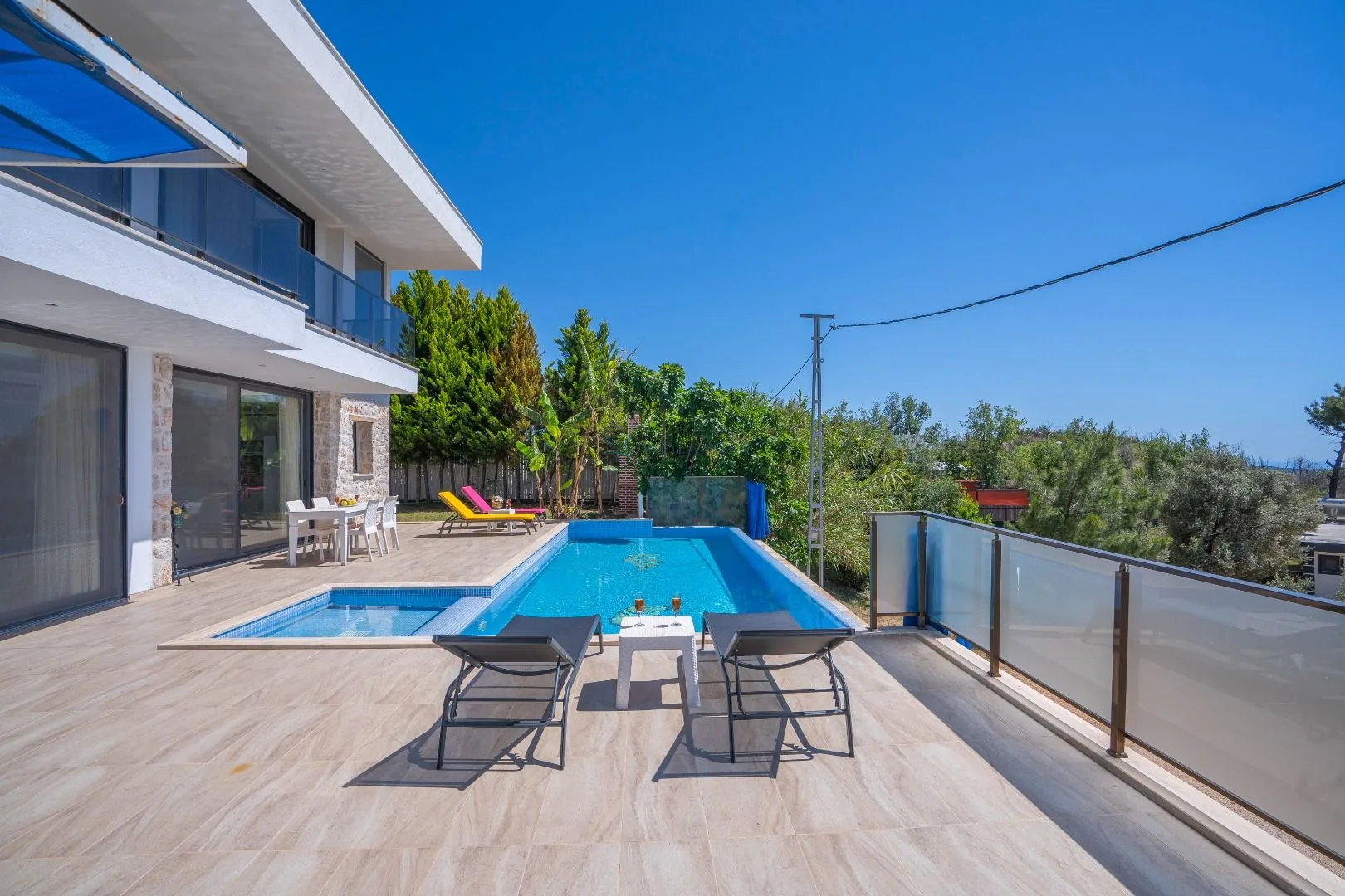 VR Villa Avalon