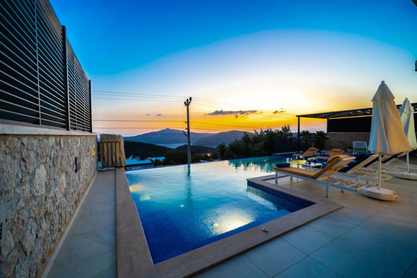 Villa Thera Seis