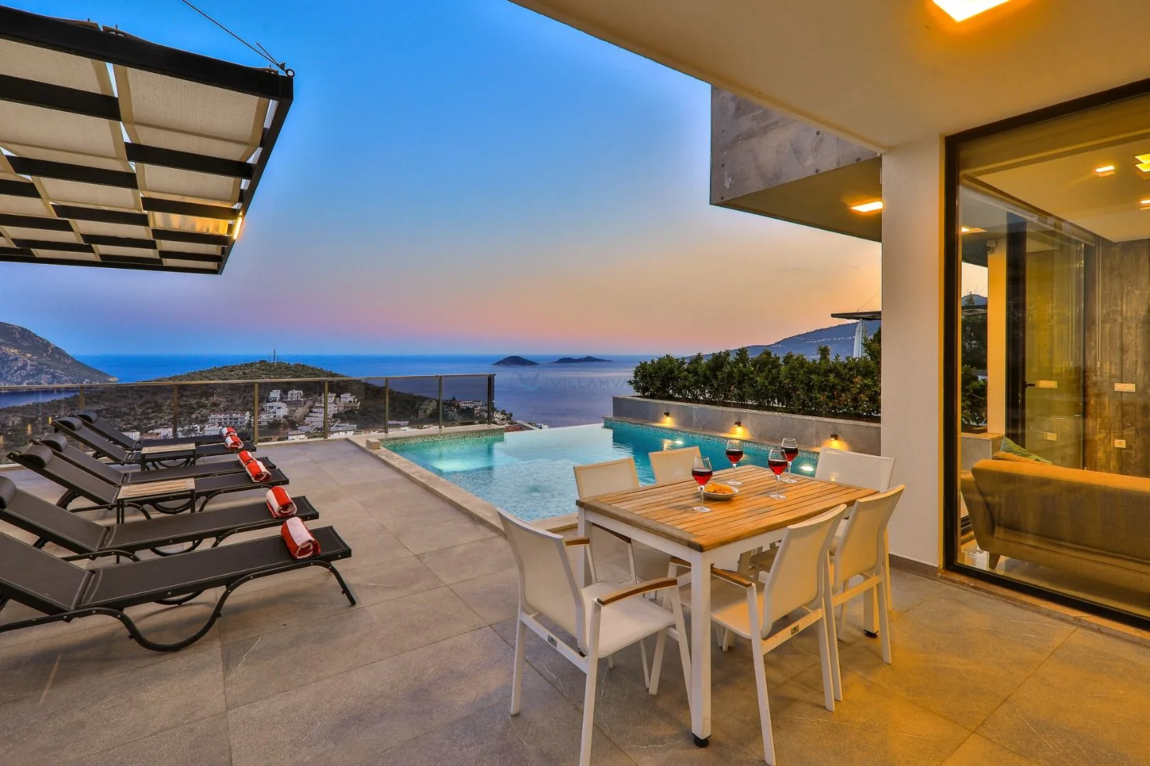Villa Skylight