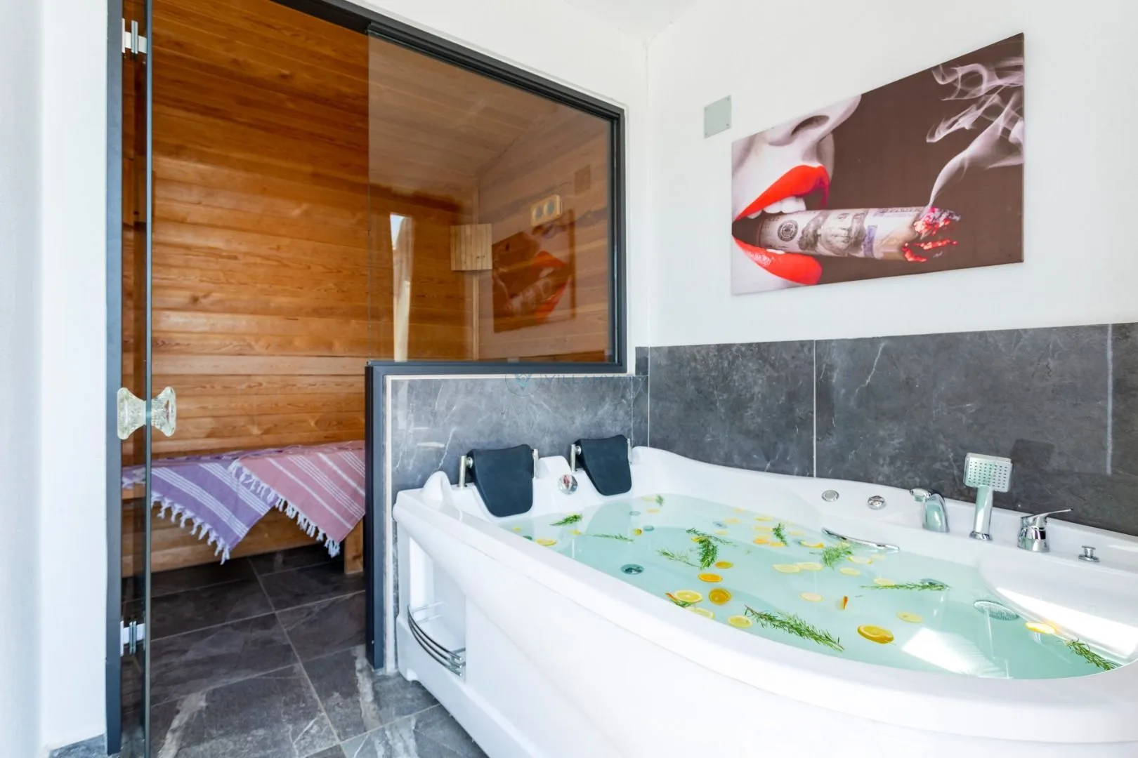 Villa Gold Moon