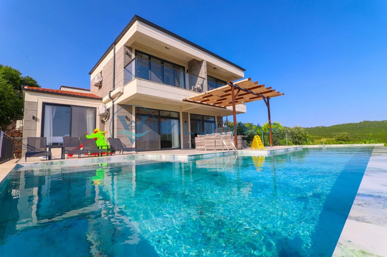 Villa Adilya