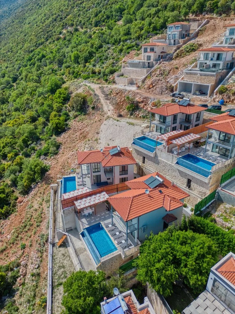 Villa Stranger 2