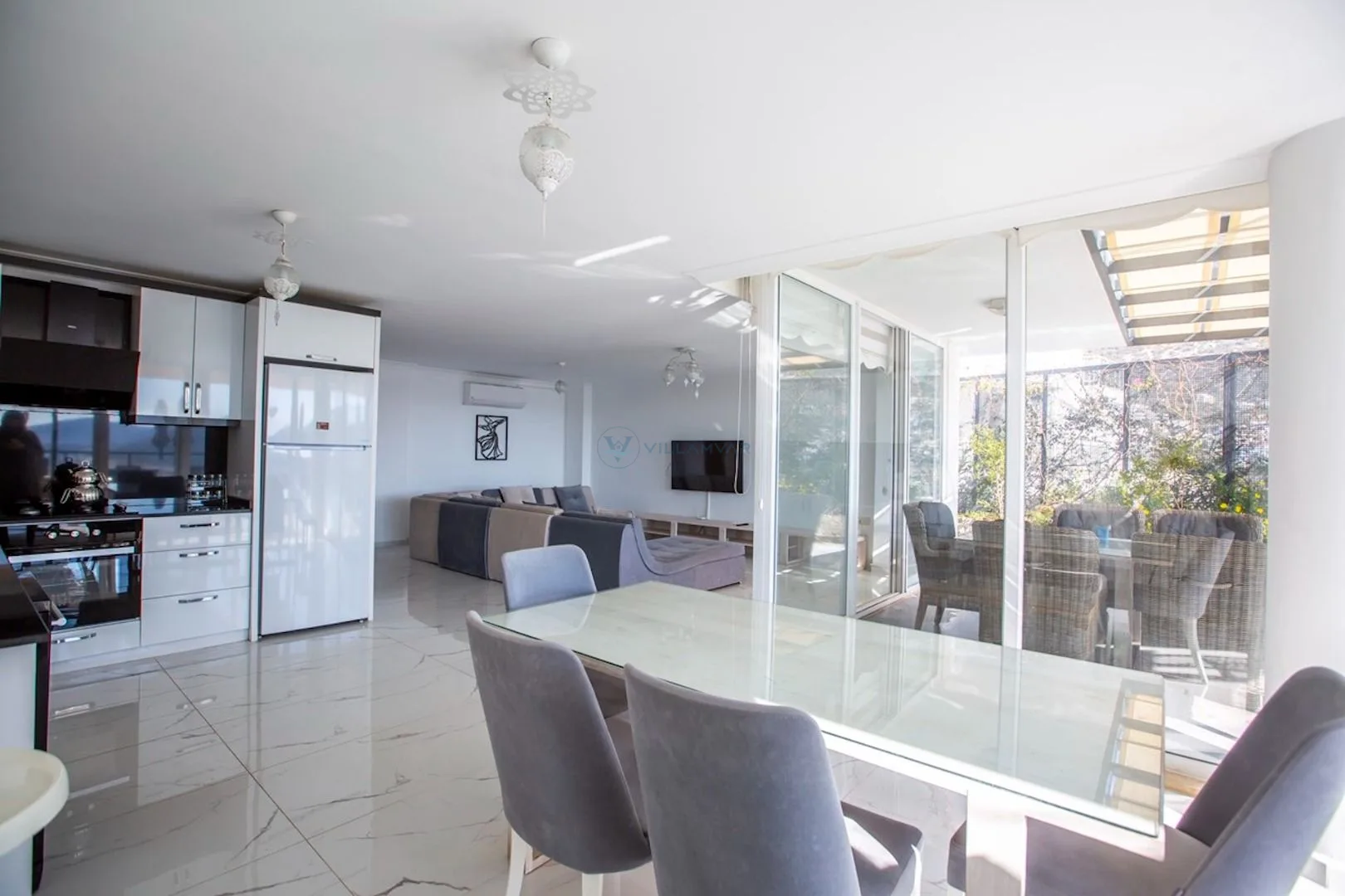 Villa Roannes 1
