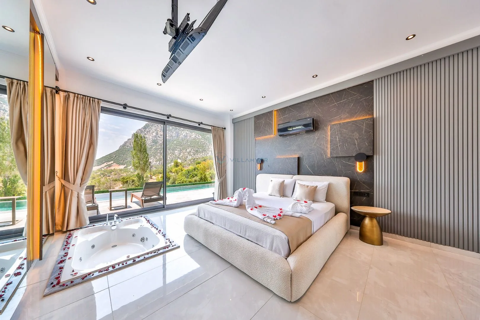 Villa Free