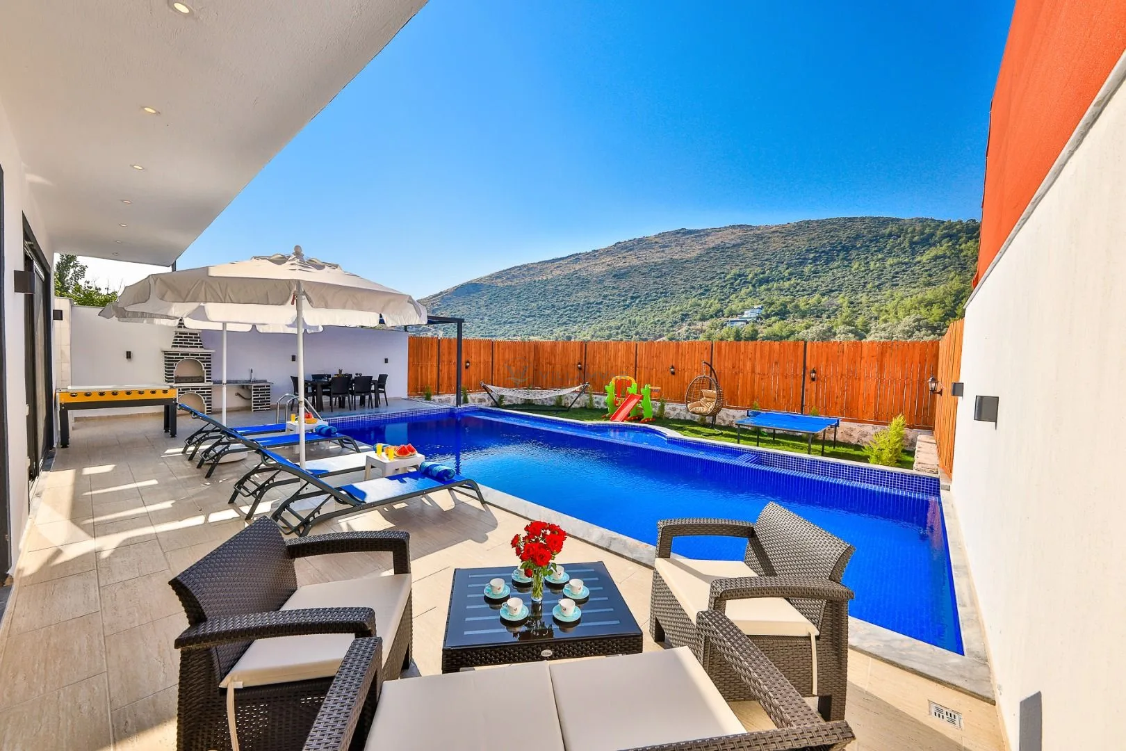 Villa White Castle