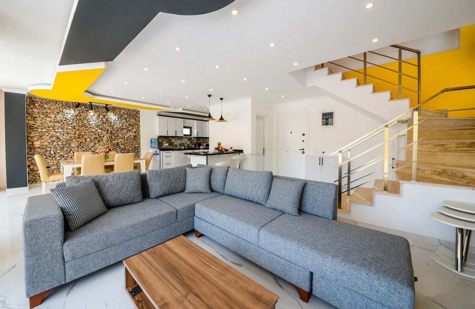 Villa Black Rose