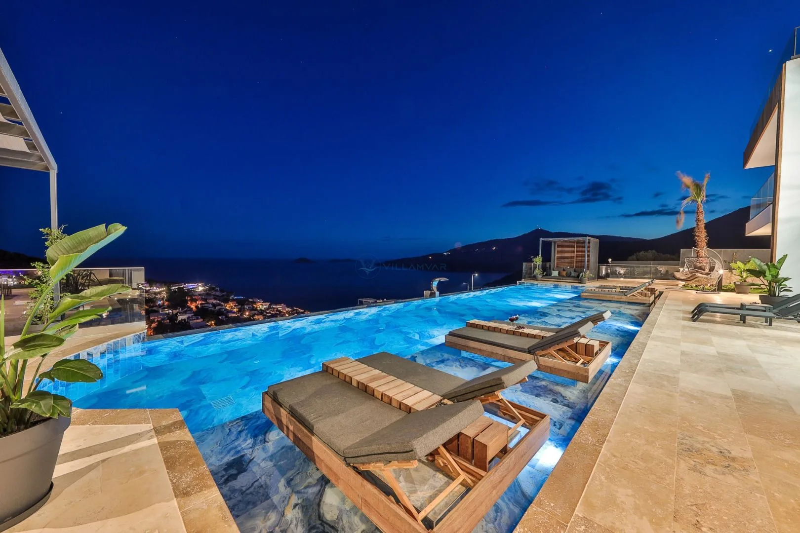 Villa Royal Life