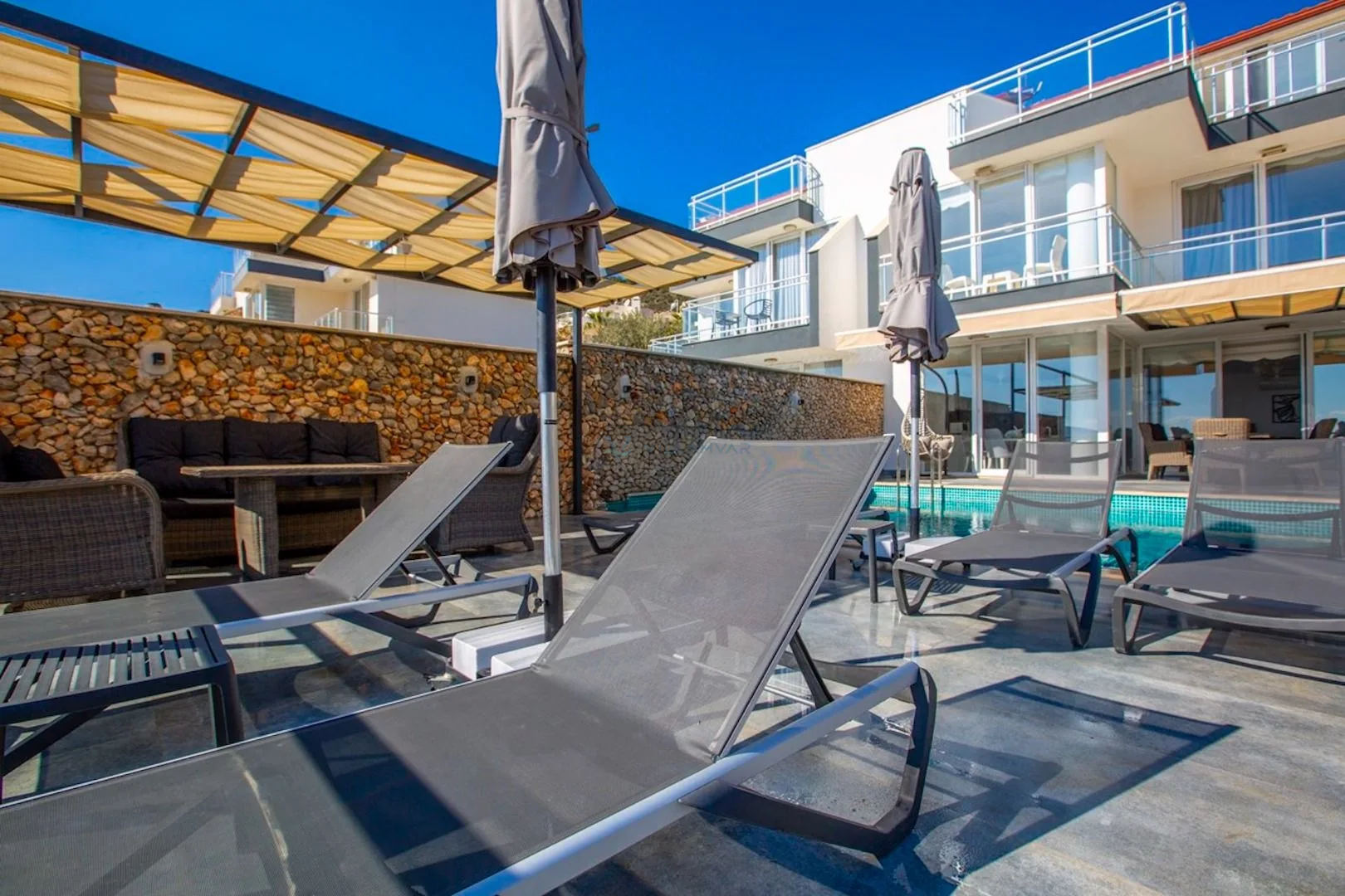 Villa Roannes 1