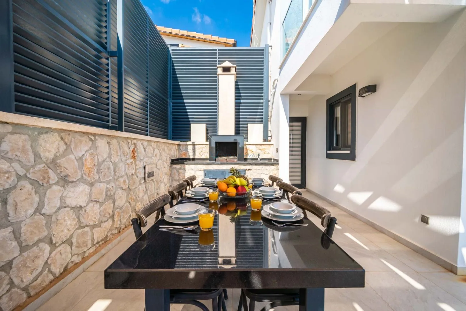 Villa Thera Seis