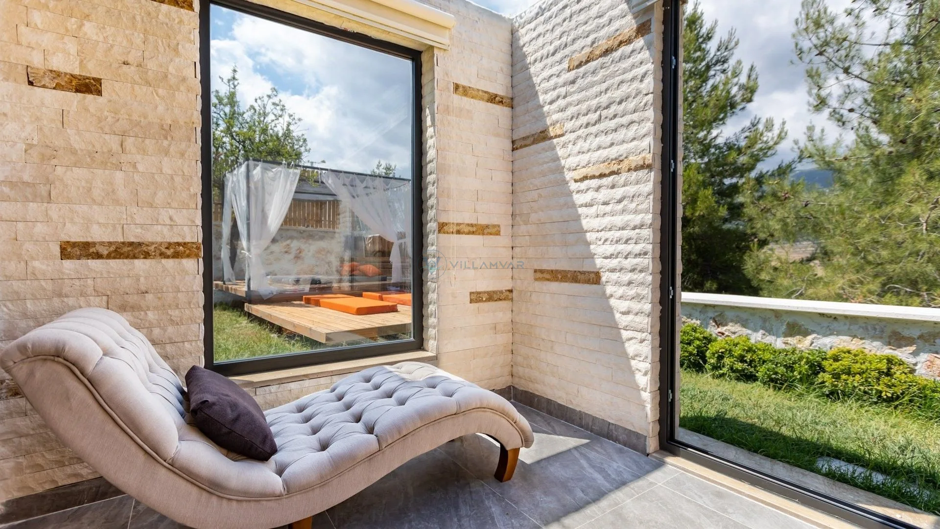 Villa Moonhouse