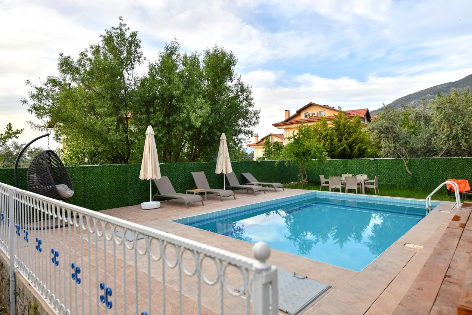 Villa Almond Duo