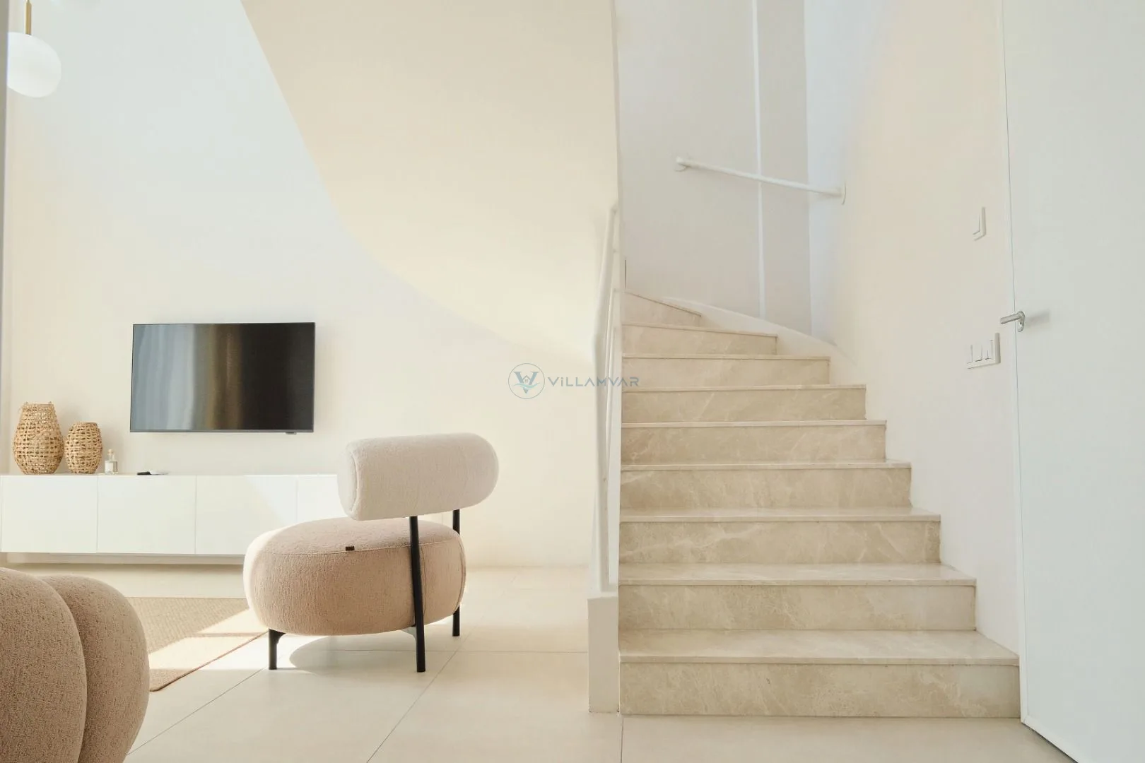 Villa Neonix